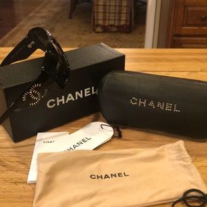 AuthenticChanel  SwarovskiCrystal logo Sunglasses